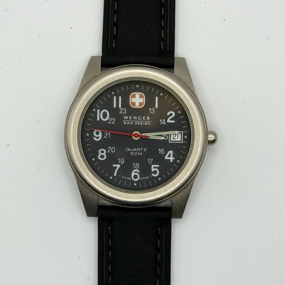 Vintage Wenger 2005 SAK Design Round Unisex Black Leather Strap Watch Working - Picture 8 of 10